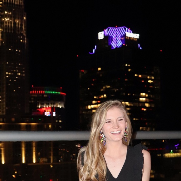 Meet your Posher, Anna - Picture 1 of 1